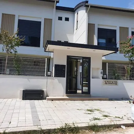 Eine Wunderschone Mit Pool Und Garten Antalya